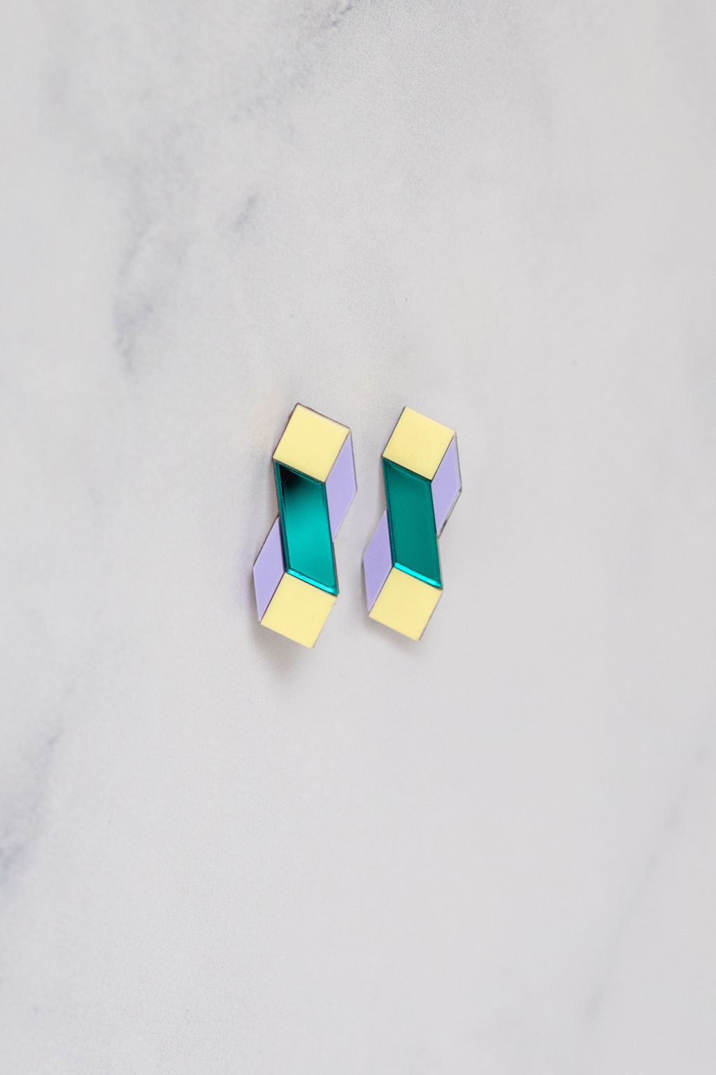 Cube Earrings – Playful minimalism for everyday essentials
