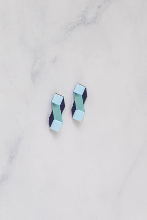 Cube Earrings – Playful minimalism for everyday essentials