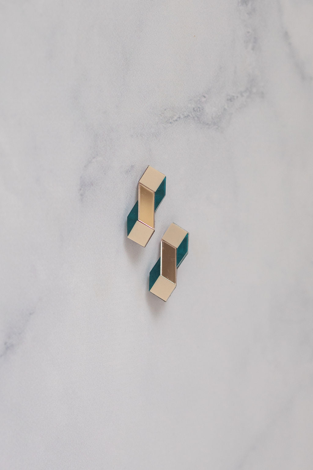 Cube Earrings – Playful minimalism for everyday essentials