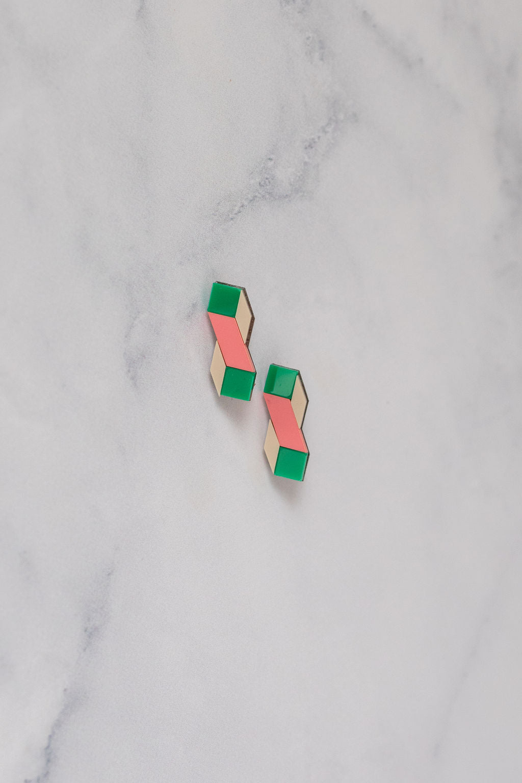 Cube Earrings – Playful minimalism for everyday essentials