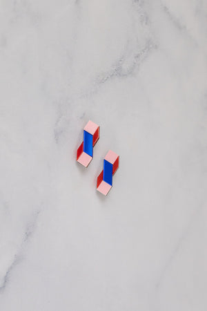 Cube Earrings – Playful minimalism for everyday essentials