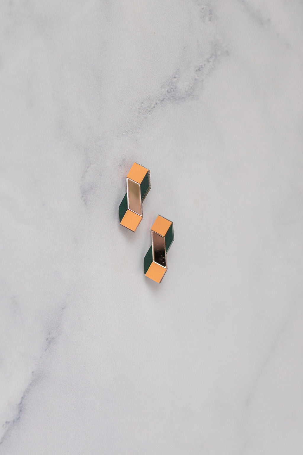 Cube Earrings – Playful minimalism for everyday essentials