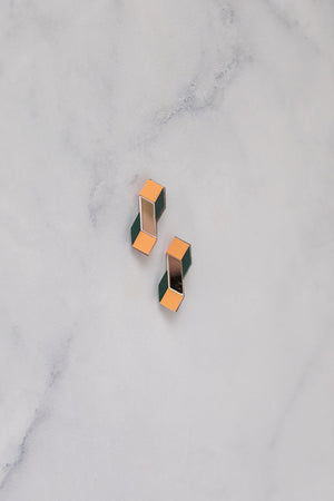 Cube Earrings – Playful minimalism for everyday essentials