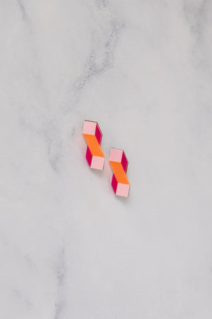 Cube Earrings – Playful minimalism for everyday essentials