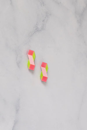 Cube Earrings – Playful minimalism for everyday essentials
